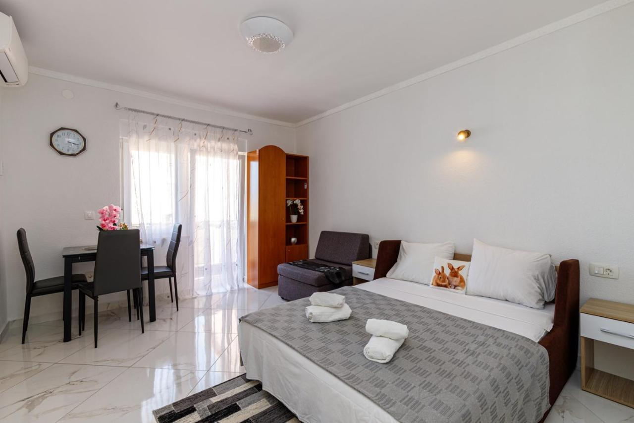 Genoa Rooms Пореч Экстерьер фото