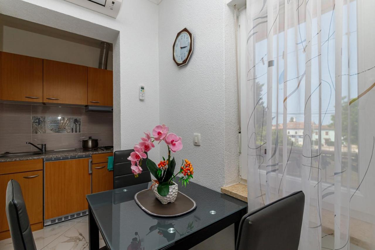Genoa Rooms Пореч Экстерьер фото