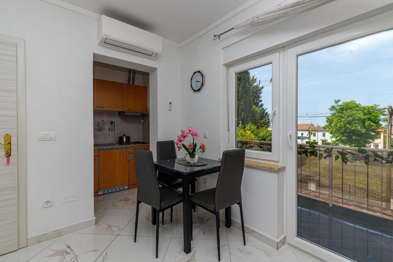 Genoa Rooms Пореч Экстерьер фото