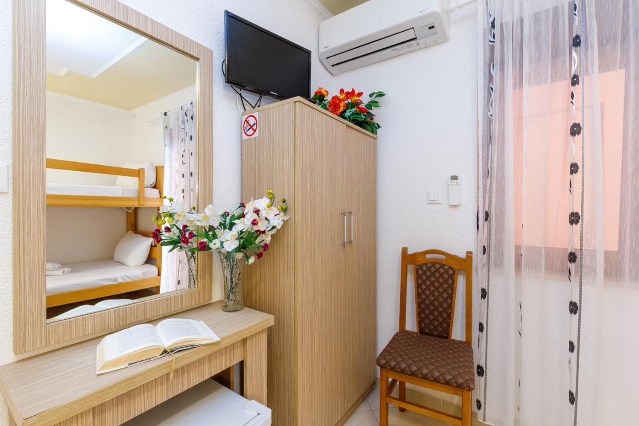 Genoa Rooms Пореч Экстерьер фото